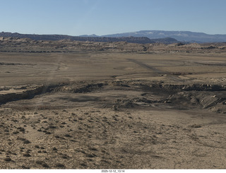 348 a2q. aerial - Utah - canyonlands - Temple Mountain (very soft)