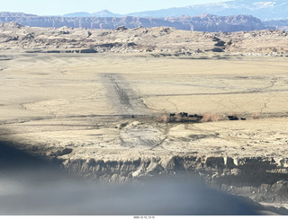 359 a2q. aerial - Utah - canyonlands - Temple Mountain
