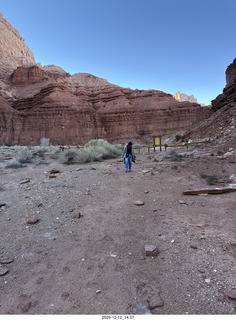 392 a2q. Utah - Hidden Splendor hike - Heather