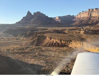 596 a2q. aerial - Utah - canyonlands