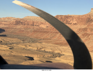 612 a2q. aerial - Utah - canyonlands