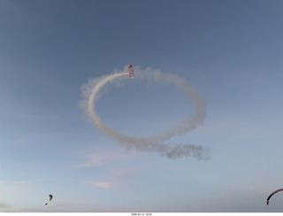 216 a2s. Arizona Flying Circus - PPG smoke trail