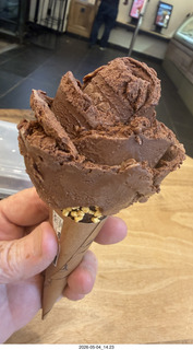 44 a2v. New York City - Empire Hotel - ice cream place - rose-petal ice cream cone
