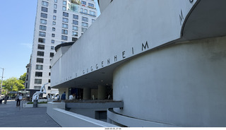 20 a2v. New York City - Guggenheim Museum
