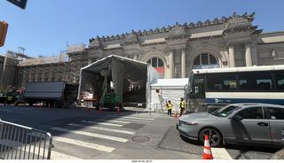 84 a2v. New York City - construction at the Metropolitan Art Museum