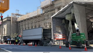 85 a2v. New York City - construction at the Metropolitan Art Museum