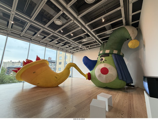 87 a2v. New York City - Whitney Museum