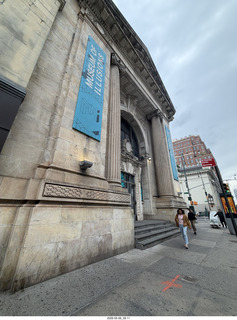 113 a2v. New York City - Museum of Illusions