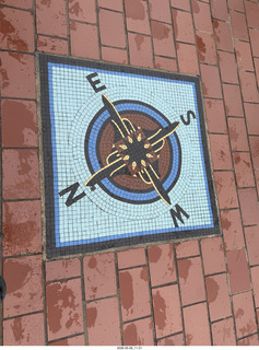 151 a2v. New York City - Top of the Rock - compass