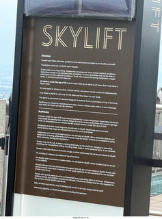170 a2v. New York City - Top of the Rock sign