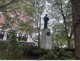 215 a2v. New York City - Dante Park