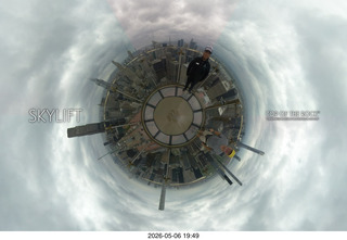 407 a2v. New York City - Top of the Rock  - skylift - Adam pictures