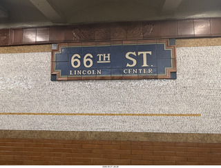 5 a2v. New York City - subway station