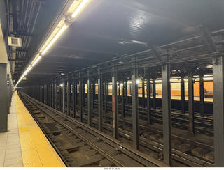 7 a2v. New York City - subway station
