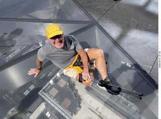 49 a2v. New York City - Edge looking down + Adam