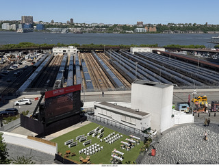 98 a2v. New York City - Vessel