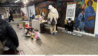 16 a2v. New York City - subway station - Dancing is Happiness