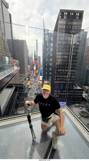 22 a2v. New York City - One Times Square glass floor + Adam