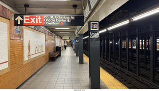 86 a2v. New York City - subway station