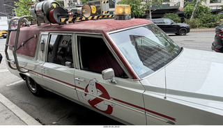 15 a2v. New York City - Ghostbusters car