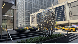 162 a2v. New York City - sculpture