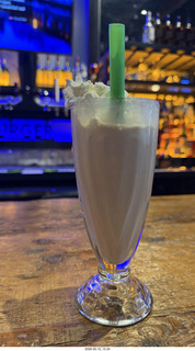 174 a2v. New York City - Black Iron Burger - milkshake