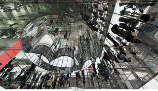 264 a2v. New York City - Summit, One Vanderbilt - mirrors