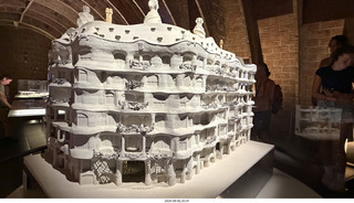 159 a2y. Spain - Barcelona - La Pedrera sub-roof area - model