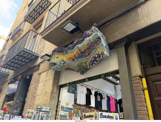 18 a2y. Spain - Barcelona - Born neighborhood - mosaic-tile dragon like Park Guell