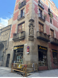 19 a2y. Spain - Barcelona - Born neighborhood