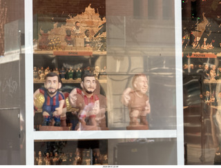 42 a2y. Spain - Barcelona - Born neighborhood - poop sculptures