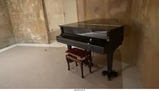 231 a2y. Spain - Barcelona - Born neighborhood - Figurative Art Museum - piano