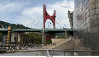 240 a2y. Spain - Bilbao - Guggenheim Museum - outside - bridge and spider