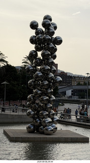 250 a2y. Spain - Bilbao - Guggenheim Museum - outside - balloons