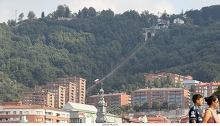 40 a2y. Spain - Bilbao - walking tour - funicular