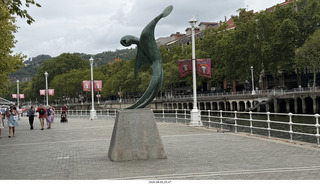 77 a2y. Spain - Bilbao - sculpture