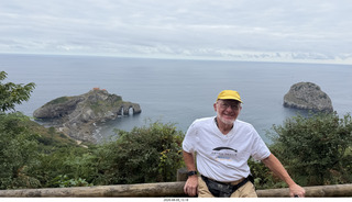 29 a2y. Spain - Bilbao wine tour - seaside viewpoint + Adam