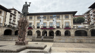 223 a2y. Spain - Bilbao wine tour - Gernika Lumo - statue