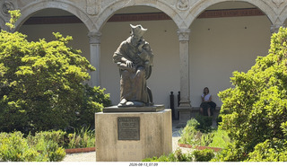 74 a2y. Spain - Santiago de Compostela - walking tour - statue
